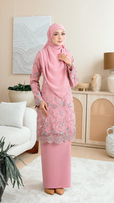 Kurung Qarisna